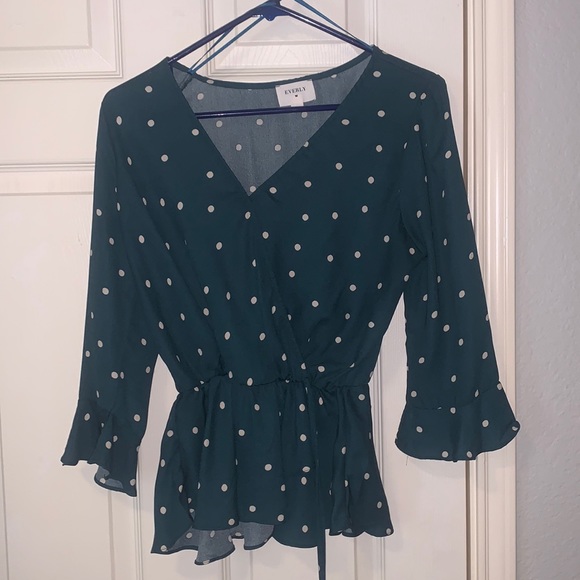 Great condition Green and Creme Polka-Dot Blouse - Picture 1 of 3
